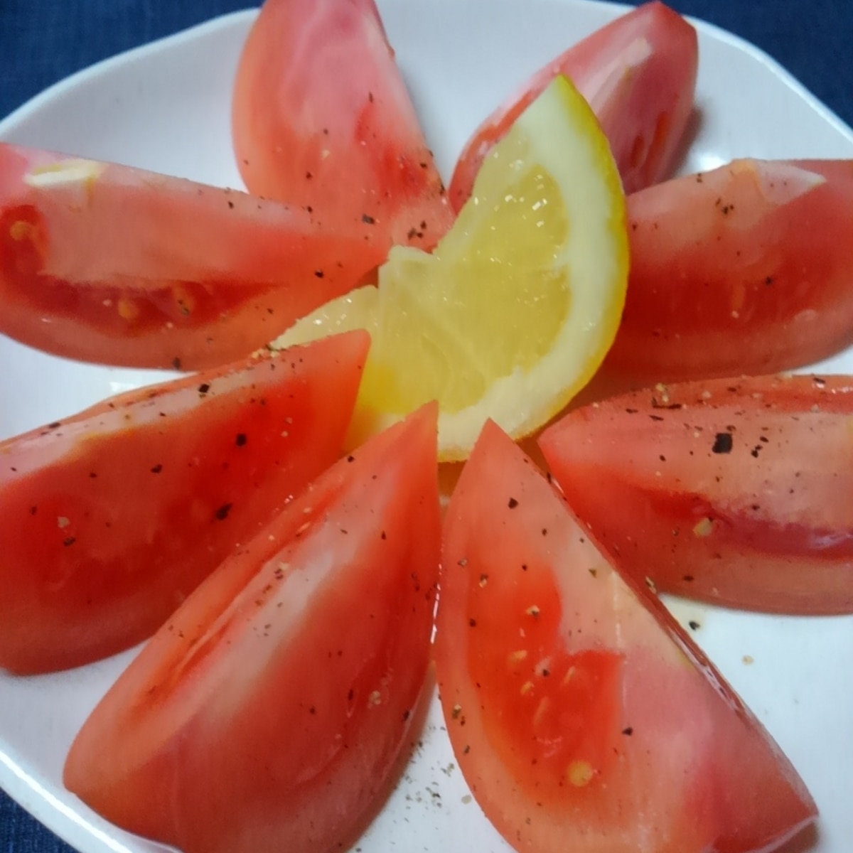 トマト 酸っぱいドレッシングでサッパリ食べる レシピ 作り方 By 1つ 楽天レシピ トマト 酸っぱいドレッシングでサッパリ食べる レシピ 作り方 By 1つ 楽天レシピ